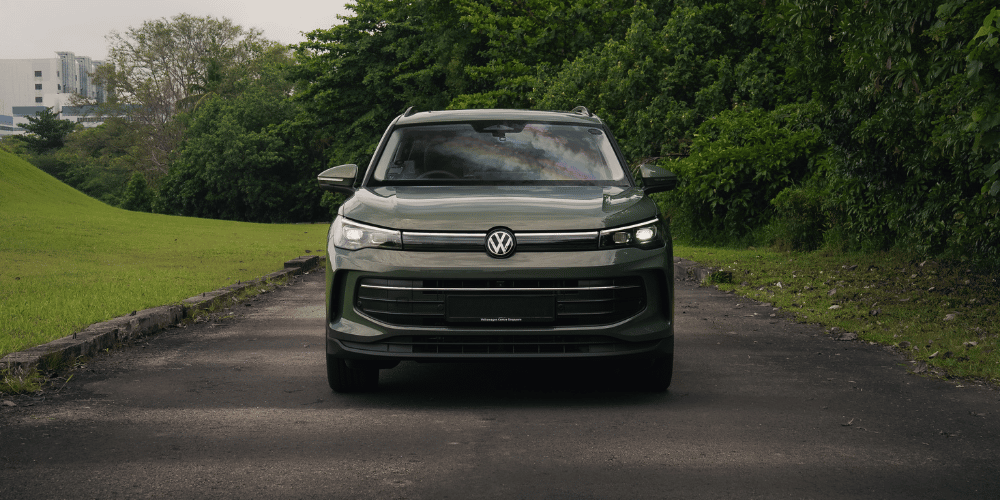 Cipressino Green Metallic Volkswagen SUV front view